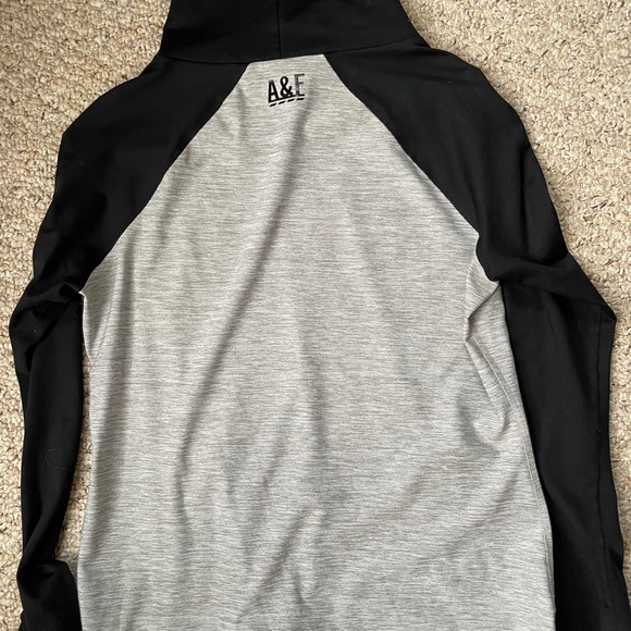 Abercrombie Pullover Sweater - Picture 3 of 4